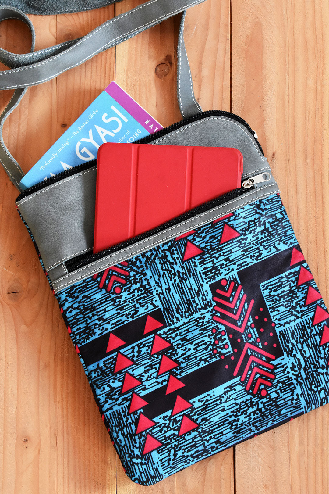 Handbags & Totes